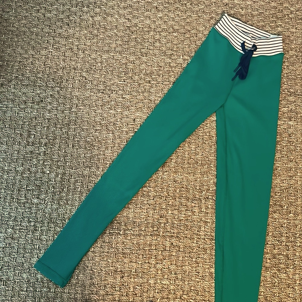 NWT AERIE GREEN RIBBED LEGGINGS W‎ STRIPED WAISTBAND✨